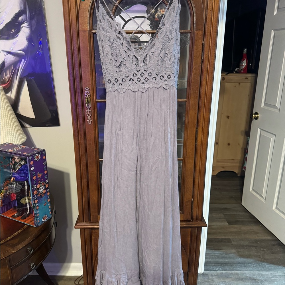 Elegant Lace Maxi Dress in Gray